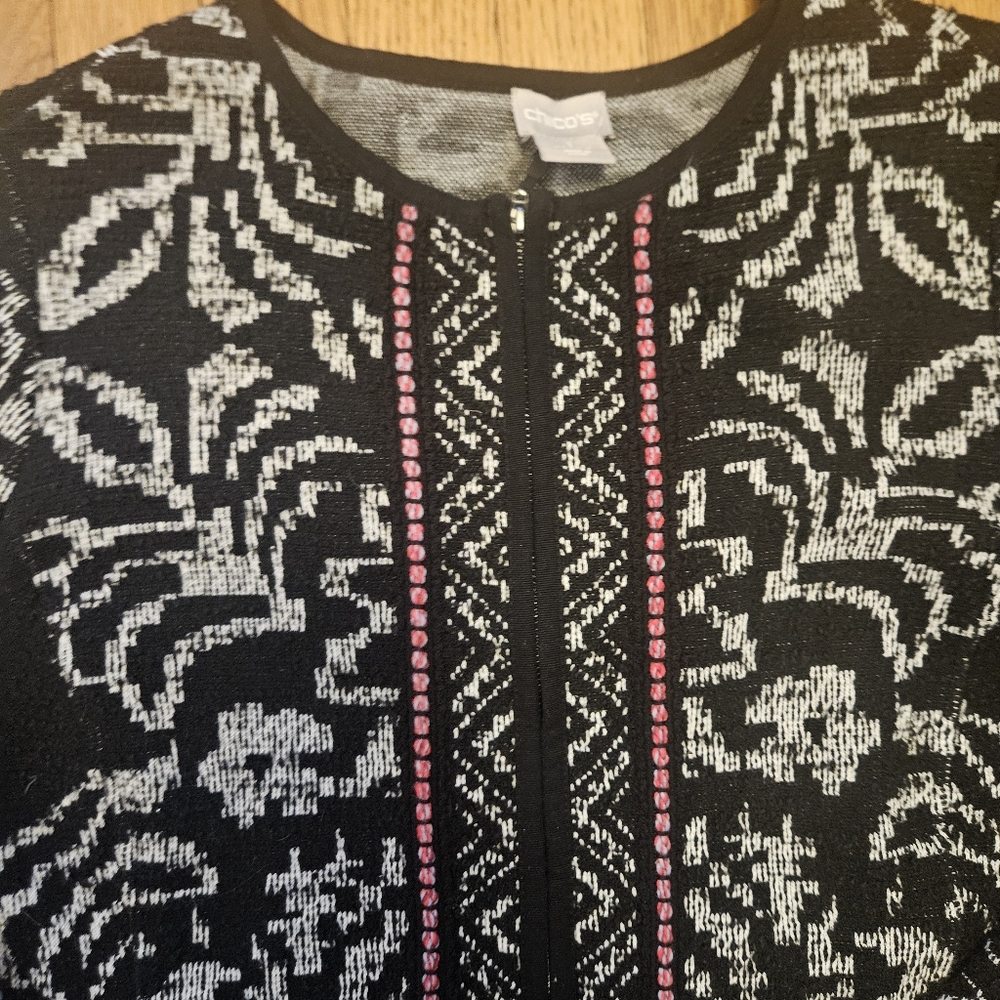 Chicos Floral Print Structured Jacquard Cardigan. Size 1 - Picture 2 of 7